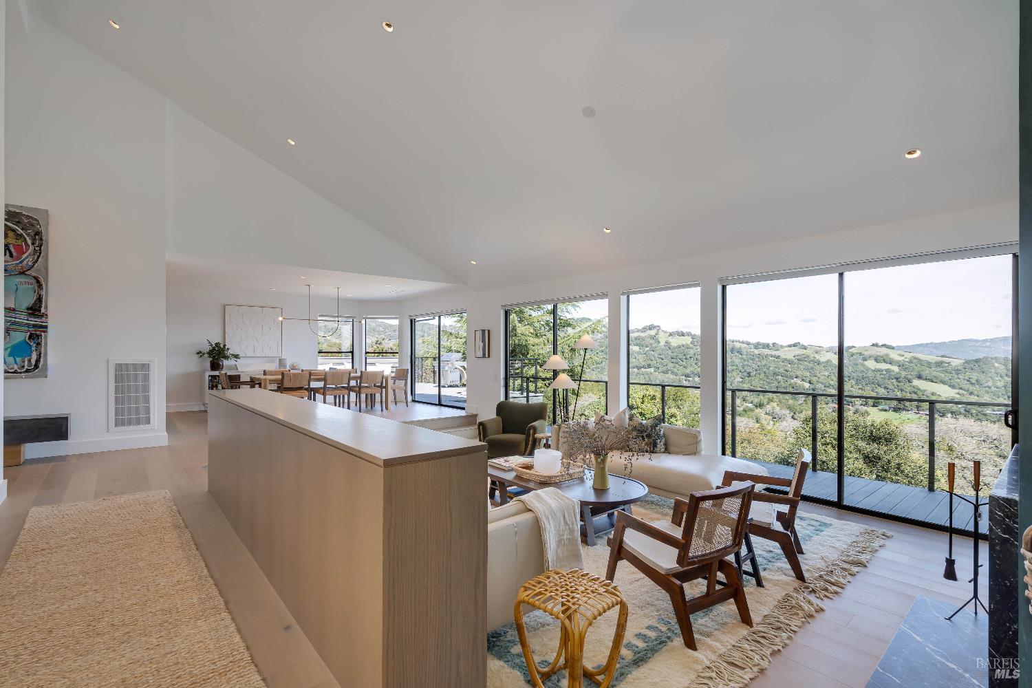 Detail Gallery Image 11 of 53 For 19185 Mesquite Ct, Sonoma,  CA 95476 - 4 Beds | 3/1 Baths