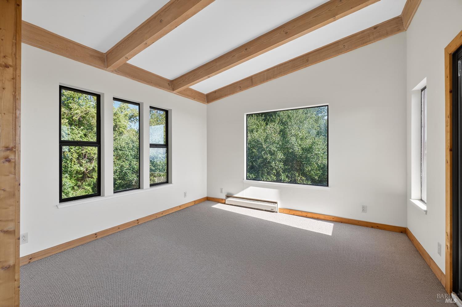 Detail Gallery Image 22 of 68 For 2299 Sobre Vista Rd, Sonoma,  CA 95476 - 3 Beds | 2/1 Baths