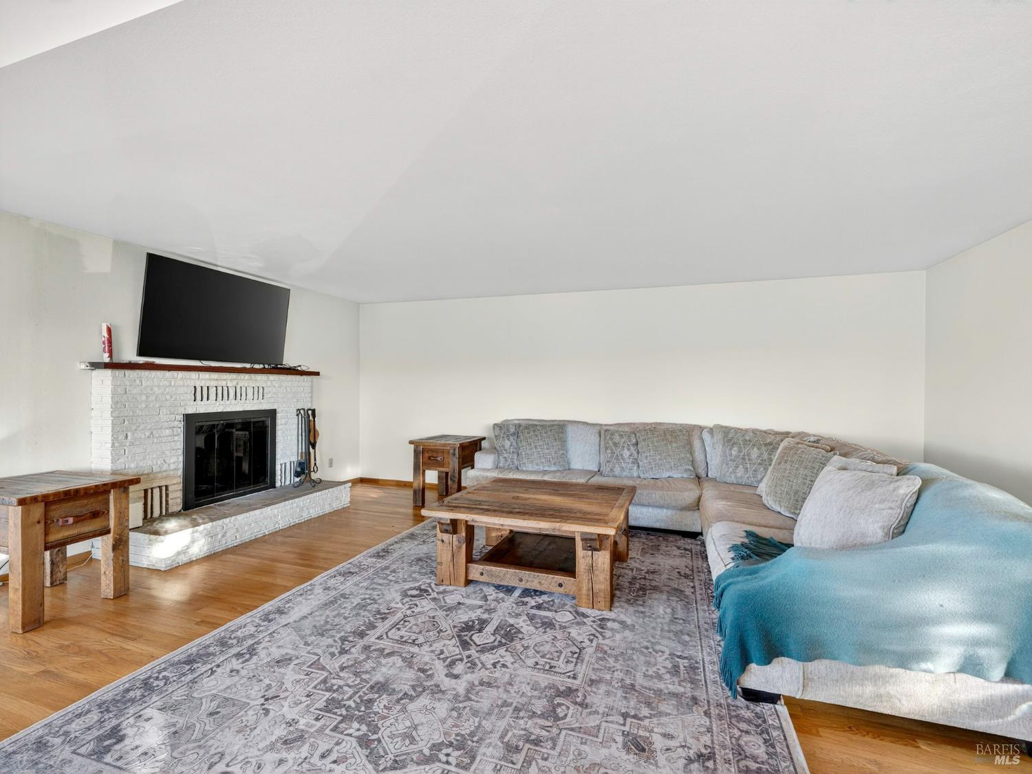 Detail Gallery Image 30 of 76 For 351 View Dr, Ukiah,  CA 95482 - 4 Beds | 3 Baths