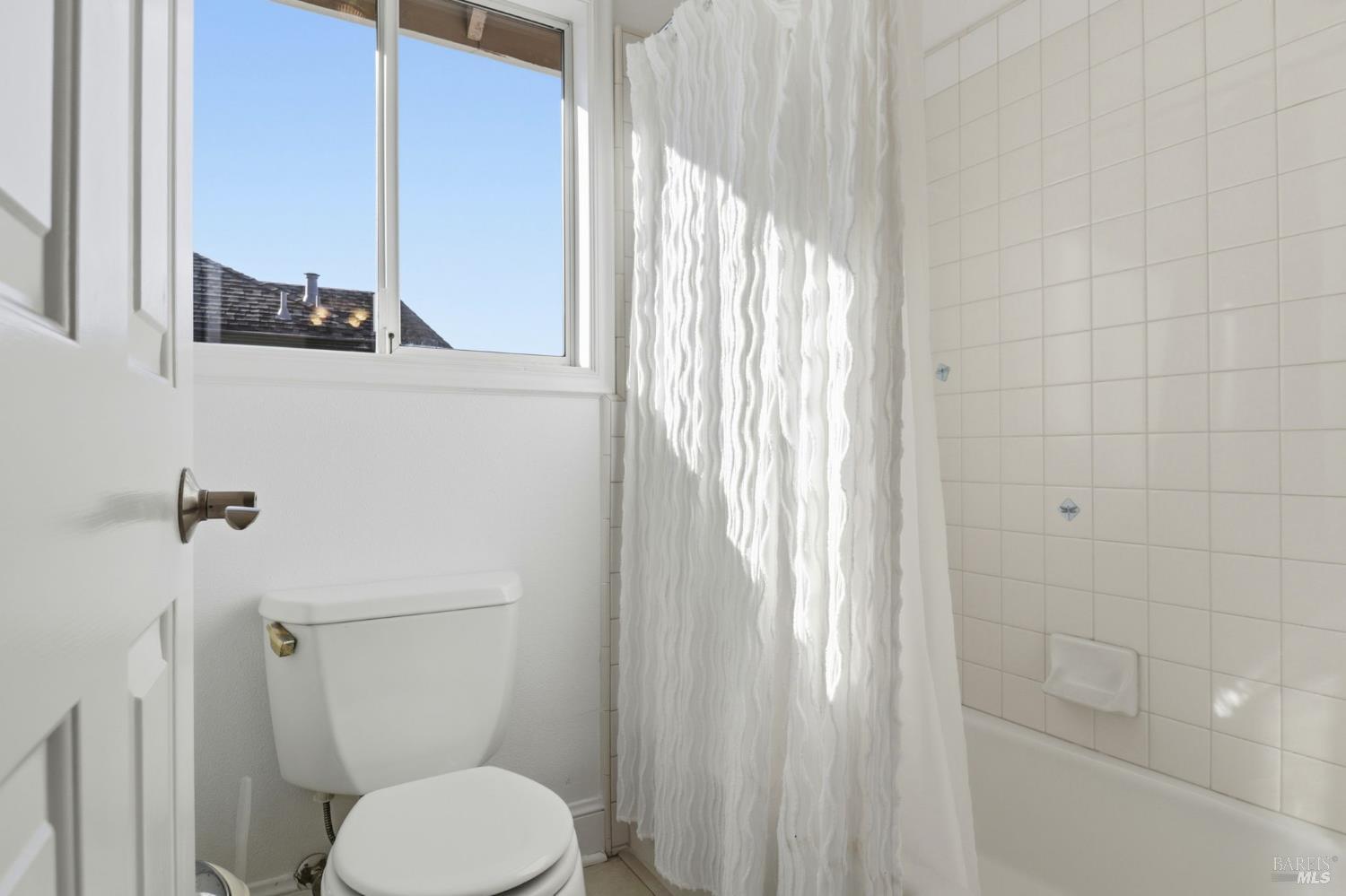 Detail Gallery Image 38 of 55 For 39 Erica Ct, Novato,  CA 94947 - 4 Beds | 3 Baths