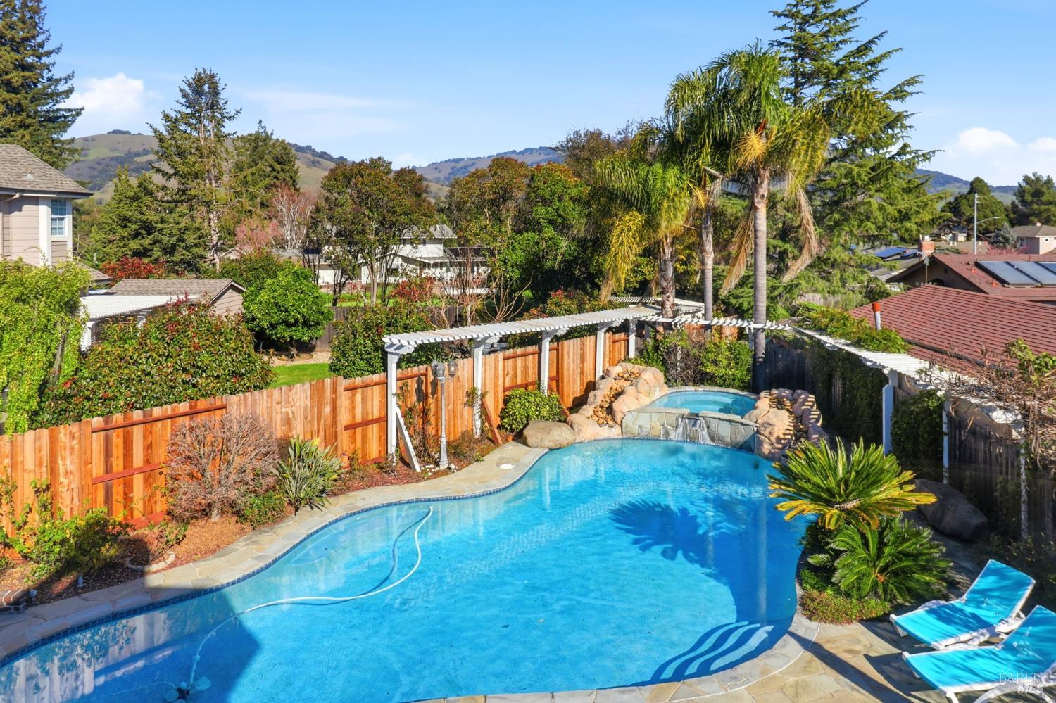 Detail Gallery Image 2 of 55 For 39 Erica Ct, Novato,  CA 94947 - 4 Beds | 3 Baths