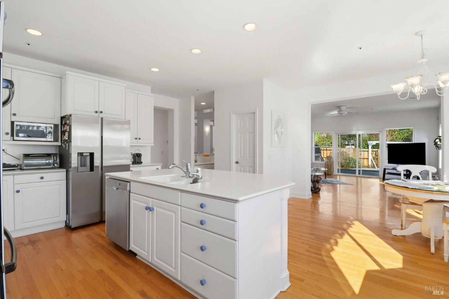 Detail Gallery Image 18 of 55 For 39 Erica Ct, Novato,  CA 94947 - 4 Beds | 3 Baths