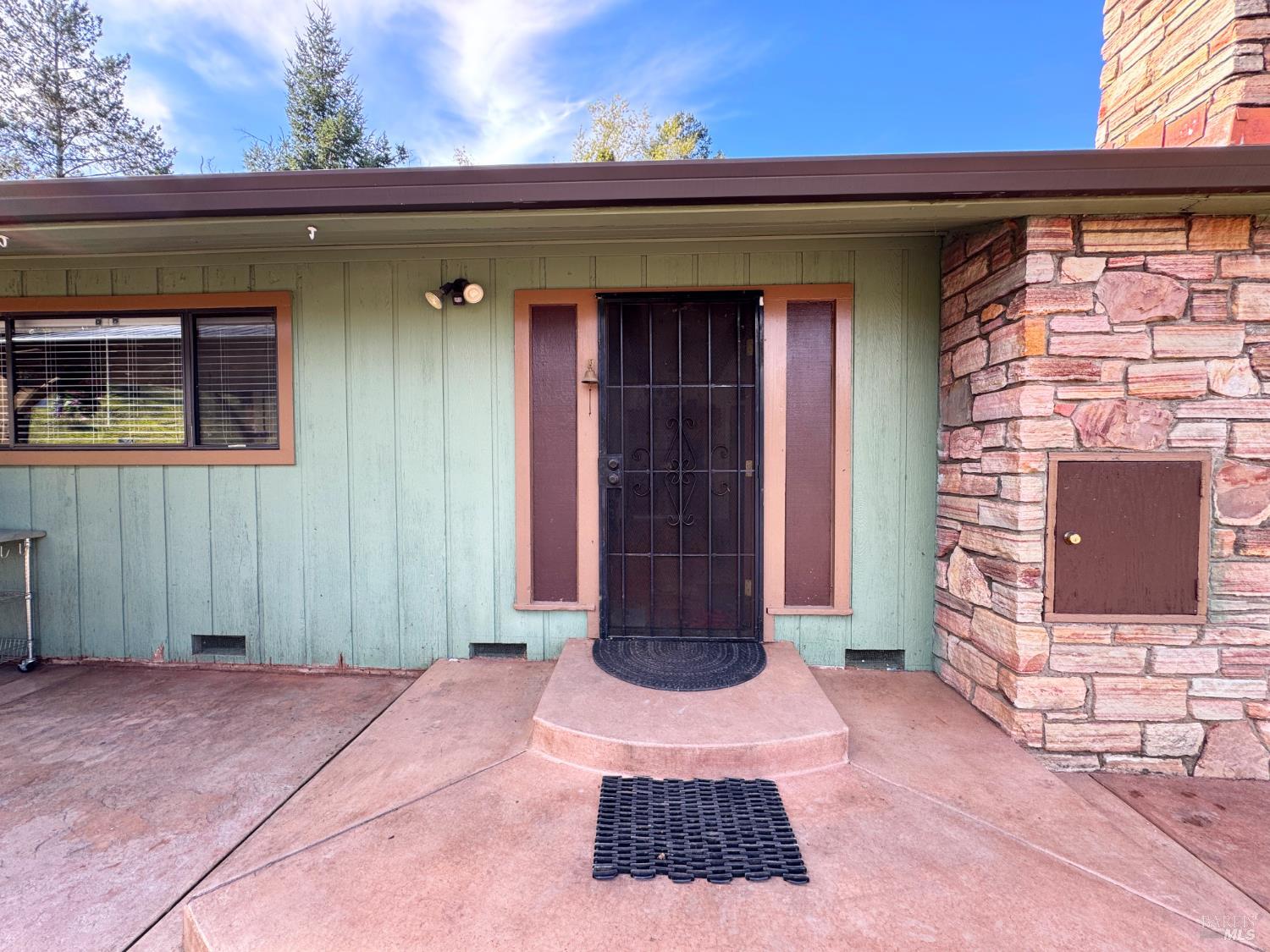 Detail Gallery Image 24 of 65 For 8411 Hwy 175 Hwy, Hopland,  CA 95449 - 3 Beds | 2 Baths