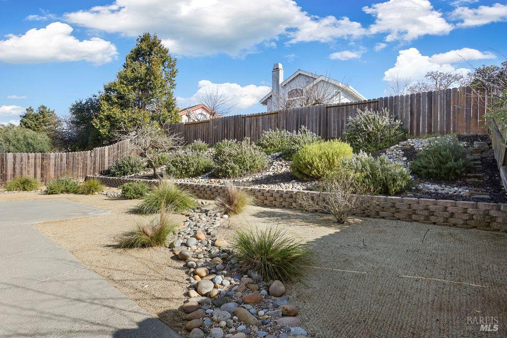 Detail Gallery Image 39 of 45 For 517 Britannia Dr, Vallejo,  CA 94591 - 3 Beds | 2 Baths