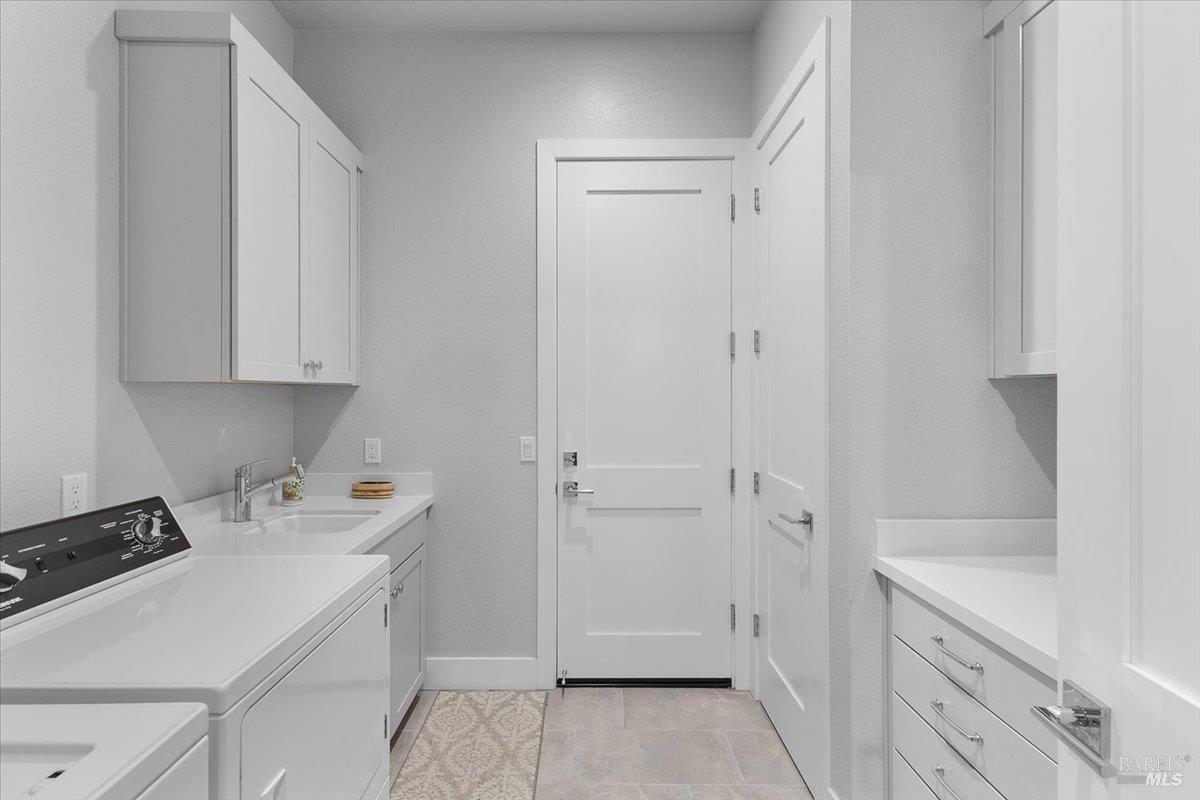 Detail Gallery Image 36 of 51 For 573 Misty Ct, Santa Rosa,  CA 95403 - 5 Beds | 3 Baths