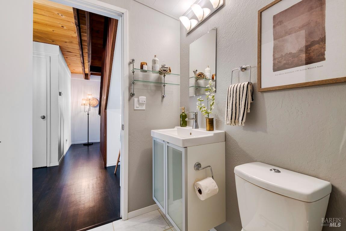 Detail Gallery Image 17 of 47 For 20 Poppy Ln, Mill Valley,  CA 94941 - 3 Beds | 2 Baths