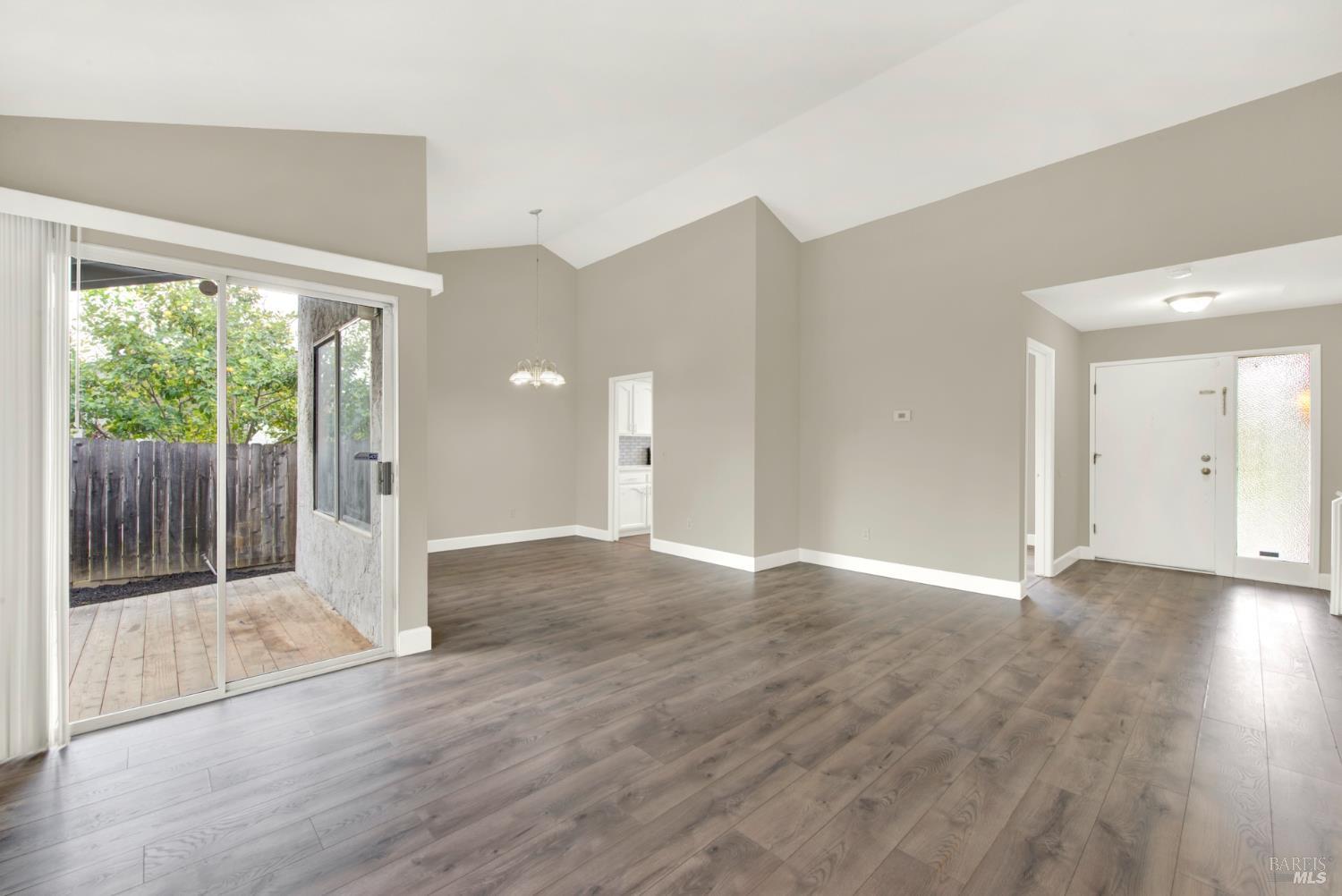 Detail Gallery Image 8 of 47 For 1437 Shelby Dr, Fairfield,  CA 94534 - 4 Beds | 2/1 Baths