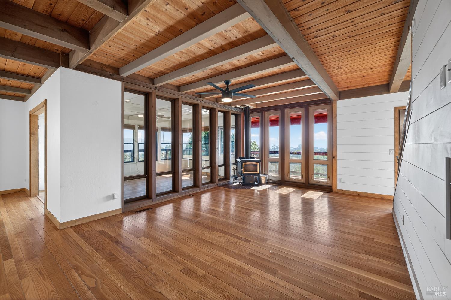 Detail Gallery Image 3 of 68 For 2299 Sobre Vista Rd, Sonoma,  CA 95476 - 3 Beds | 2/1 Baths