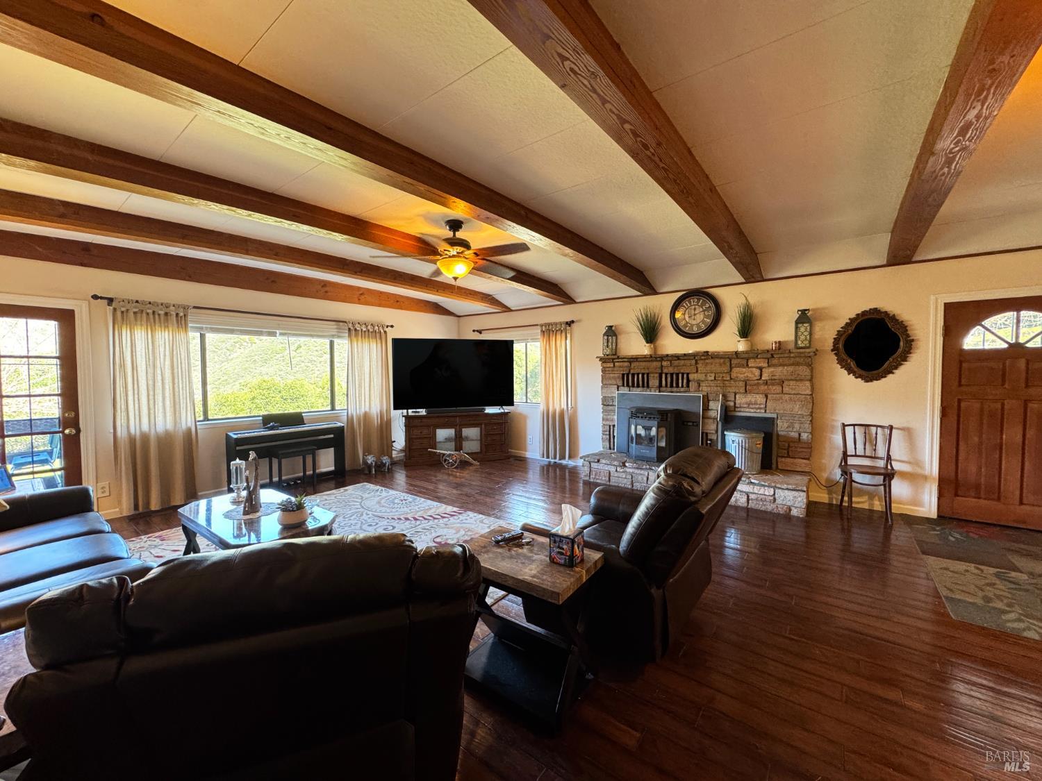 Detail Gallery Image 4 of 65 For 8411 Hwy 175 Hwy, Hopland,  CA 95449 - 3 Beds | 2 Baths