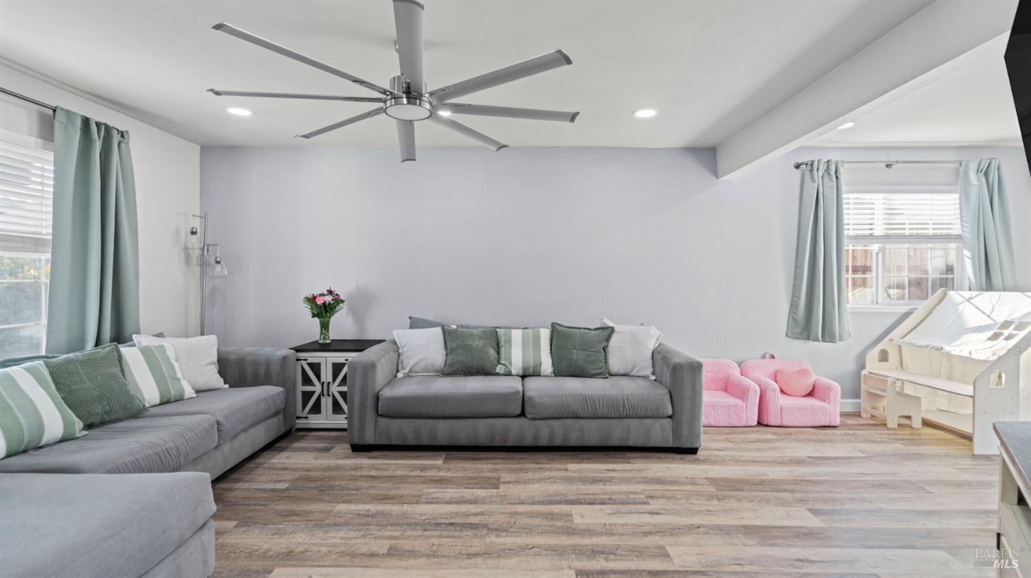 Detail Gallery Image 7 of 40 For 119 Mesa Ct, Vacaville,  CA 95687 - 4 Beds | 2/1 Baths