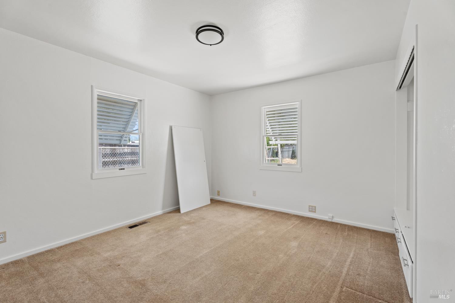 Detail Gallery Image 7 of 21 For 850 Mendocino Dr, Ukiah,  CA 95482 - 3 Beds | 1 Baths