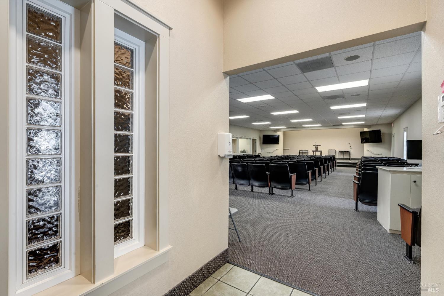 Detail Gallery Image 7 of 29 For 1105 University St, Healdsburg,  CA 95448 - – Beds | – Baths