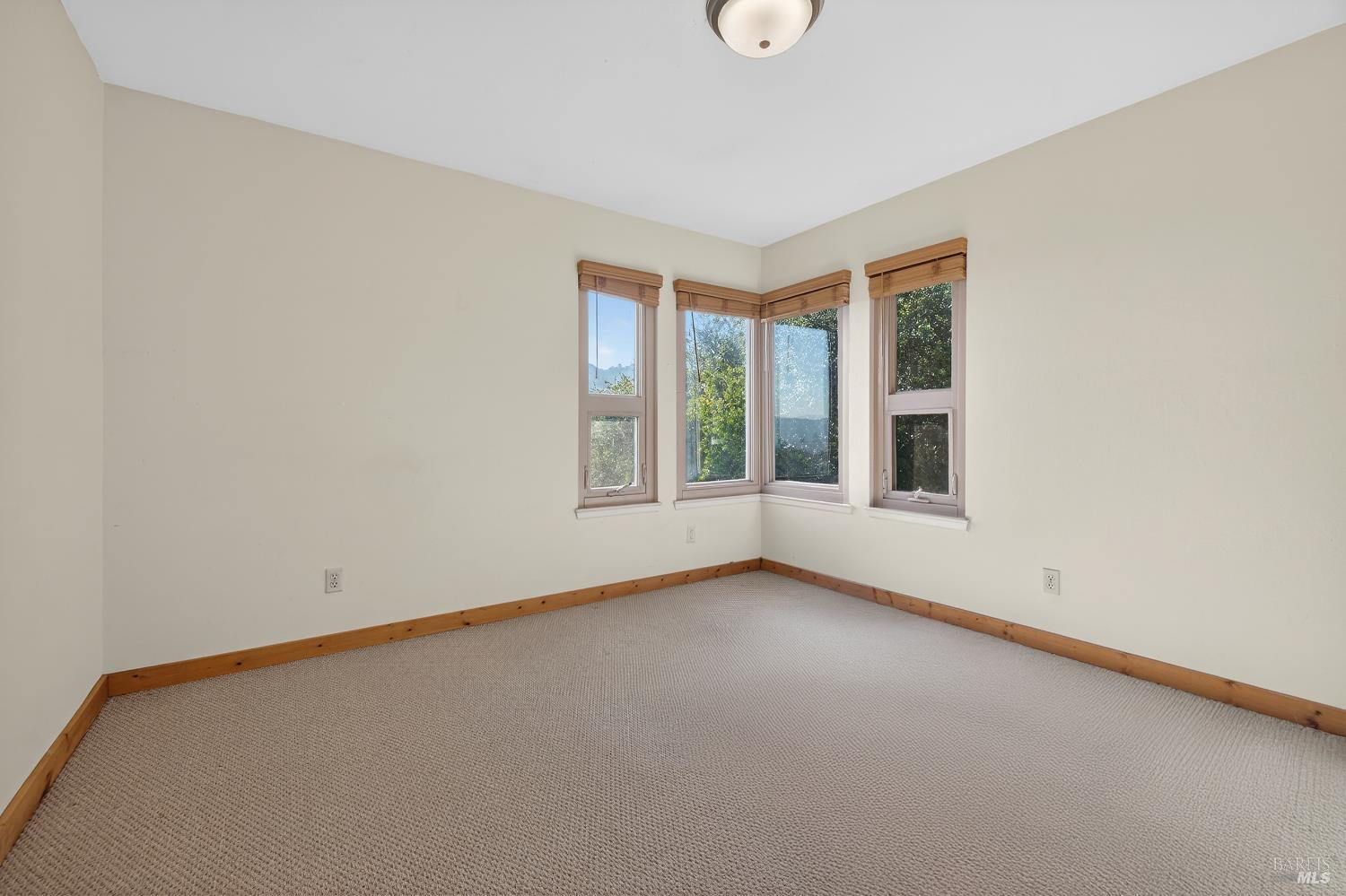 Detail Gallery Image 42 of 68 For 2299 Sobre Vista Rd, Sonoma,  CA 95476 - 3 Beds | 2/1 Baths