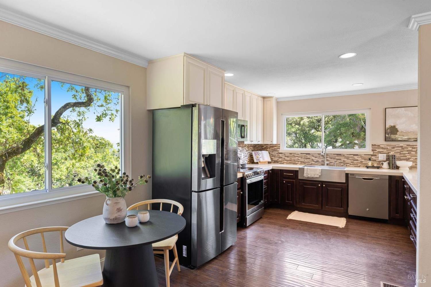 Detail Gallery Image 8 of 26 For 18970 Sweet William Ct, Sonoma,  CA 95476 - 3 Beds | 2 Baths