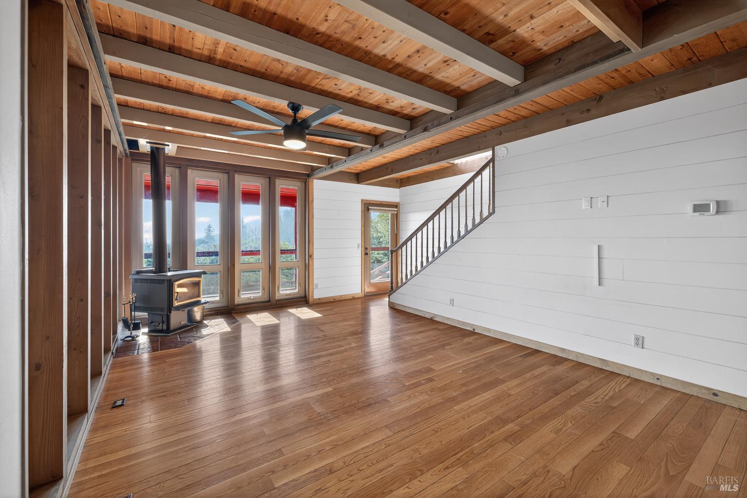 Detail Gallery Image 4 of 68 For 2299 Sobre Vista Rd, Sonoma,  CA 95476 - 3 Beds | 2/1 Baths