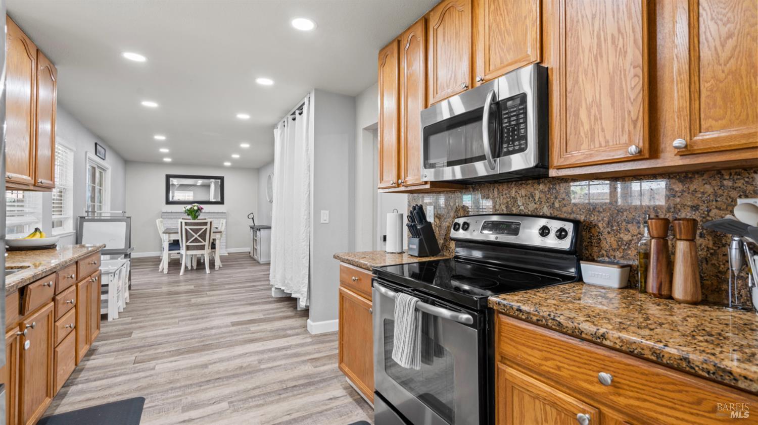 Detail Gallery Image 11 of 40 For 119 Mesa Ct, Vacaville,  CA 95687 - 4 Beds | 2/1 Baths