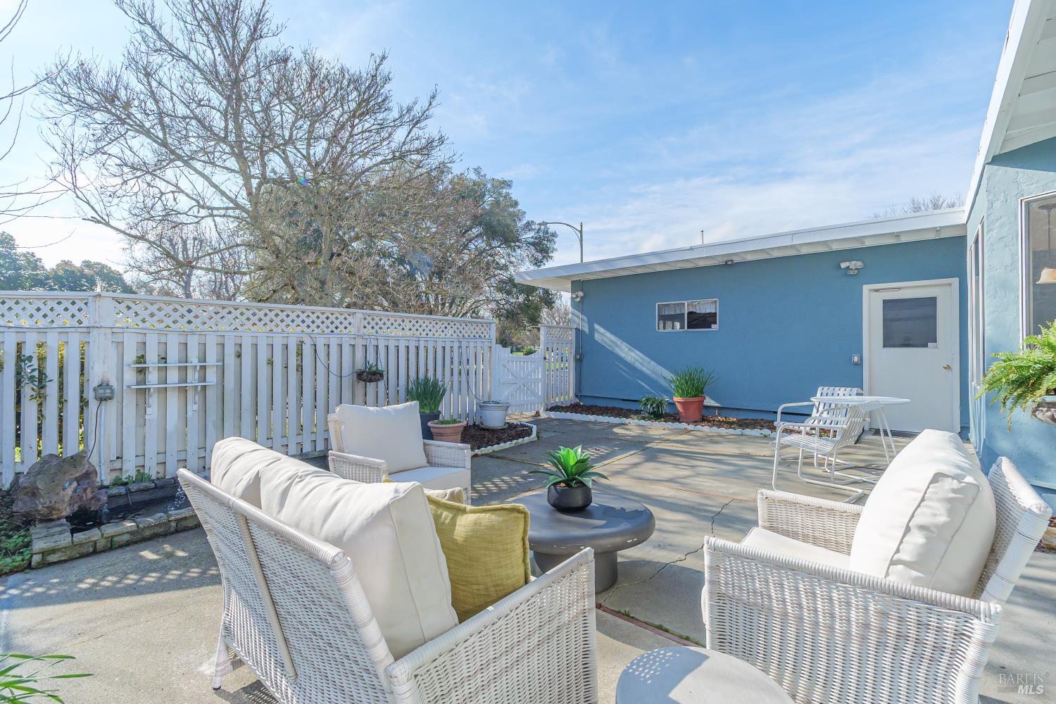 Detail Gallery Image 5 of 39 For 79 Temelec Cir, Sonoma,  CA 95476 - 3 Beds | 2 Baths