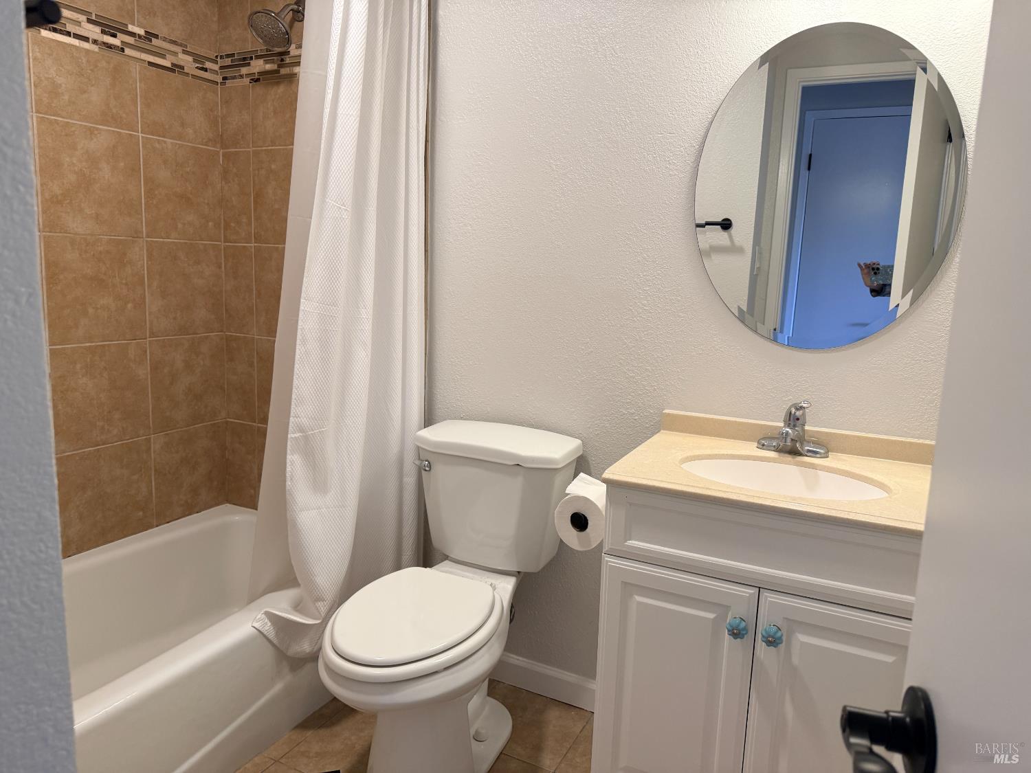 Detail Gallery Image 7 of 9 For 825 First St, Benicia,  CA 94510 - 1 Beds | 1 Baths