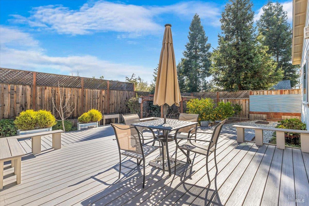 Detail Gallery Image 42 of 51 For 573 Misty Ct, Santa Rosa,  CA 95403 - 5 Beds | 3 Baths