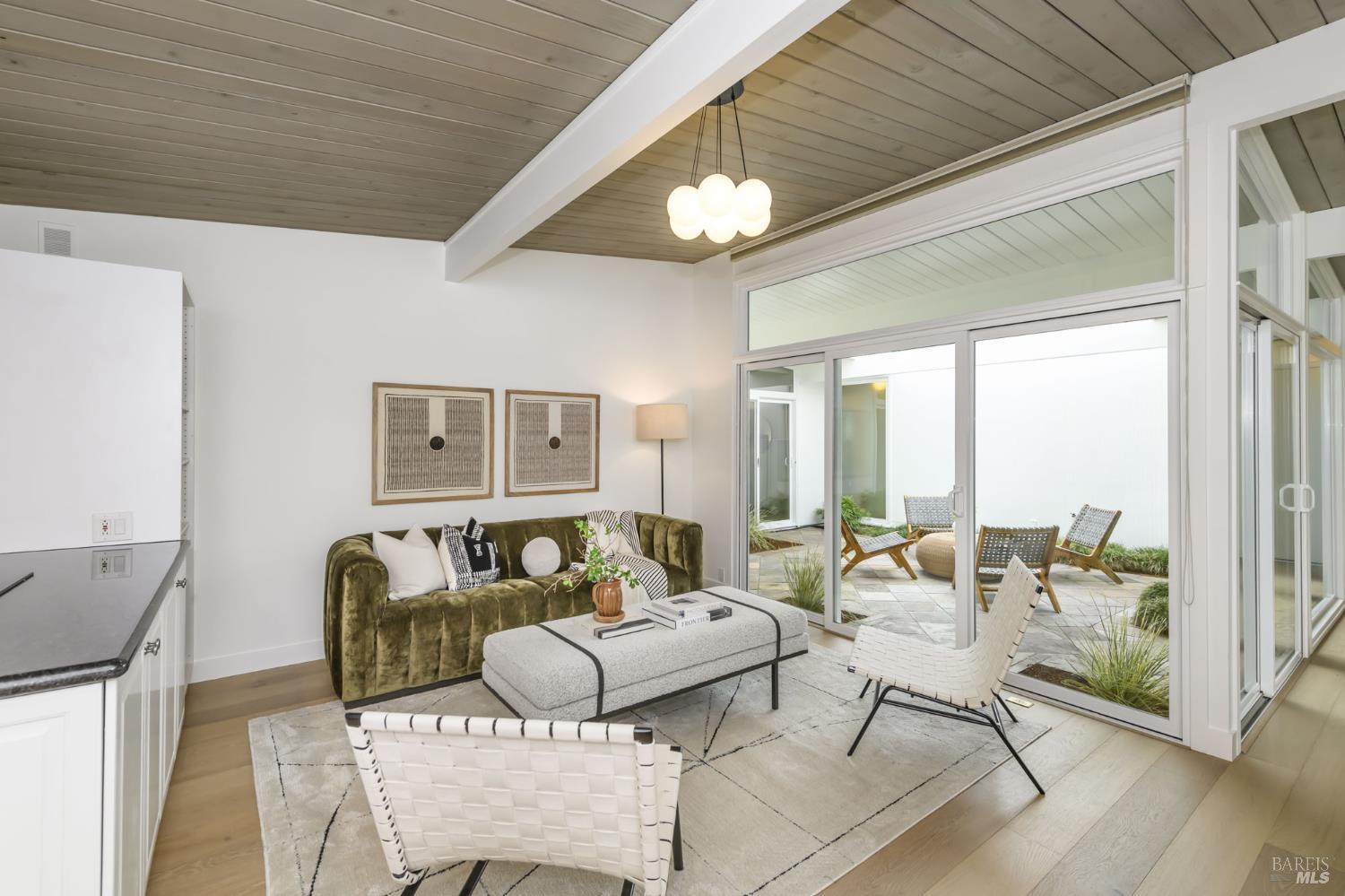 Detail Gallery Image 20 of 42 For 31 Mount Foraker Dr, San Rafael,  CA 94903 - 4 Beds | 2 Baths