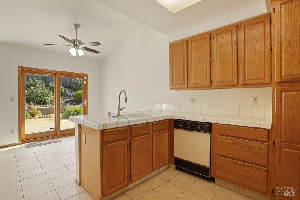 Detail Gallery Image 21 of 45 For 517 Britannia Dr, Vallejo,  CA 94591 - 3 Beds | 2 Baths