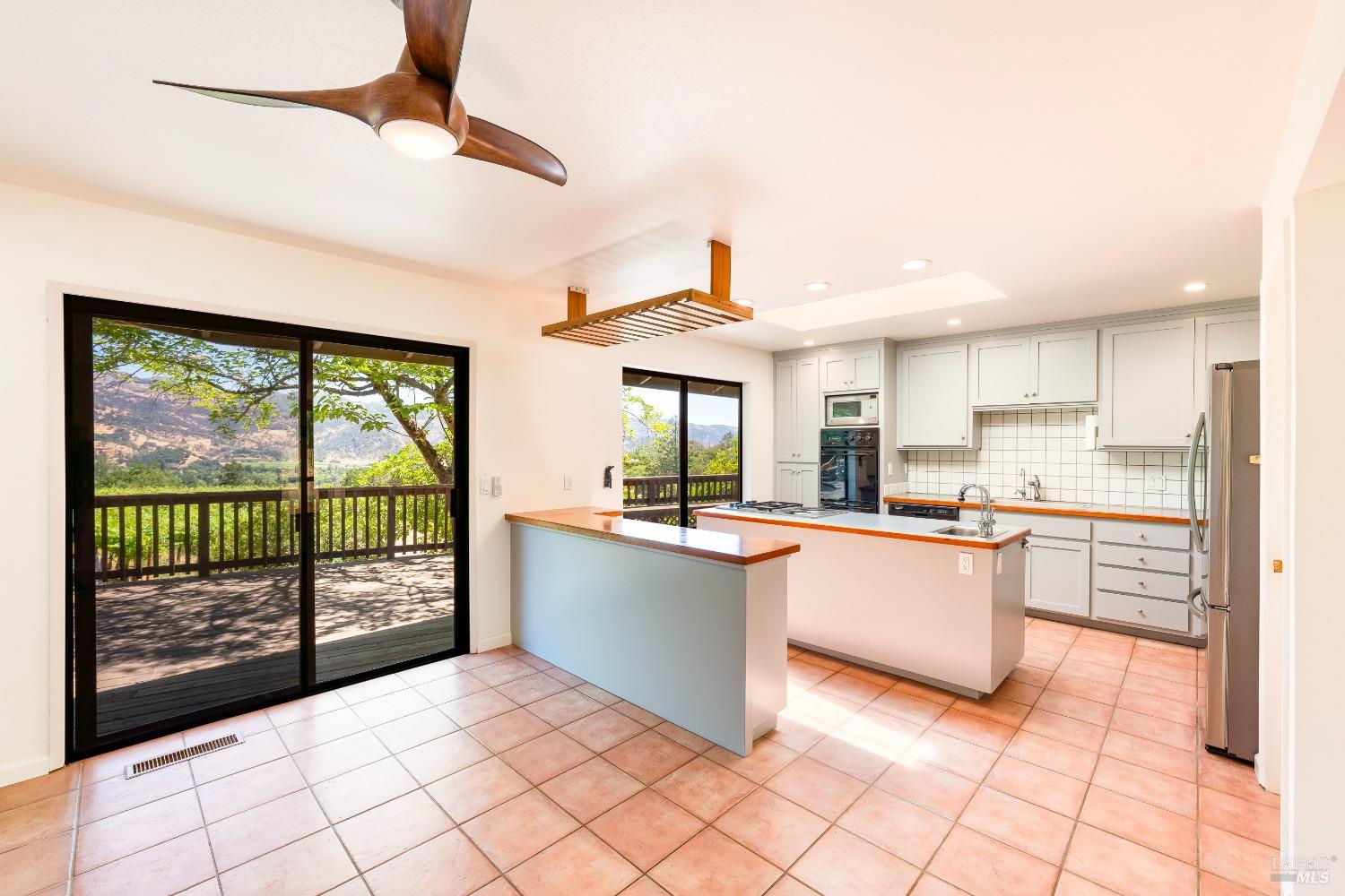 Detail Gallery Image 9 of 31 For 2131 Foothill Blvd, Calistoga,  CA 94515 - 2 Beds | 2/1 Baths