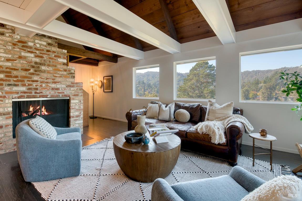 Detail Gallery Image 4 of 47 For 20 Poppy Ln, Mill Valley,  CA 94941 - 3 Beds | 2 Baths
