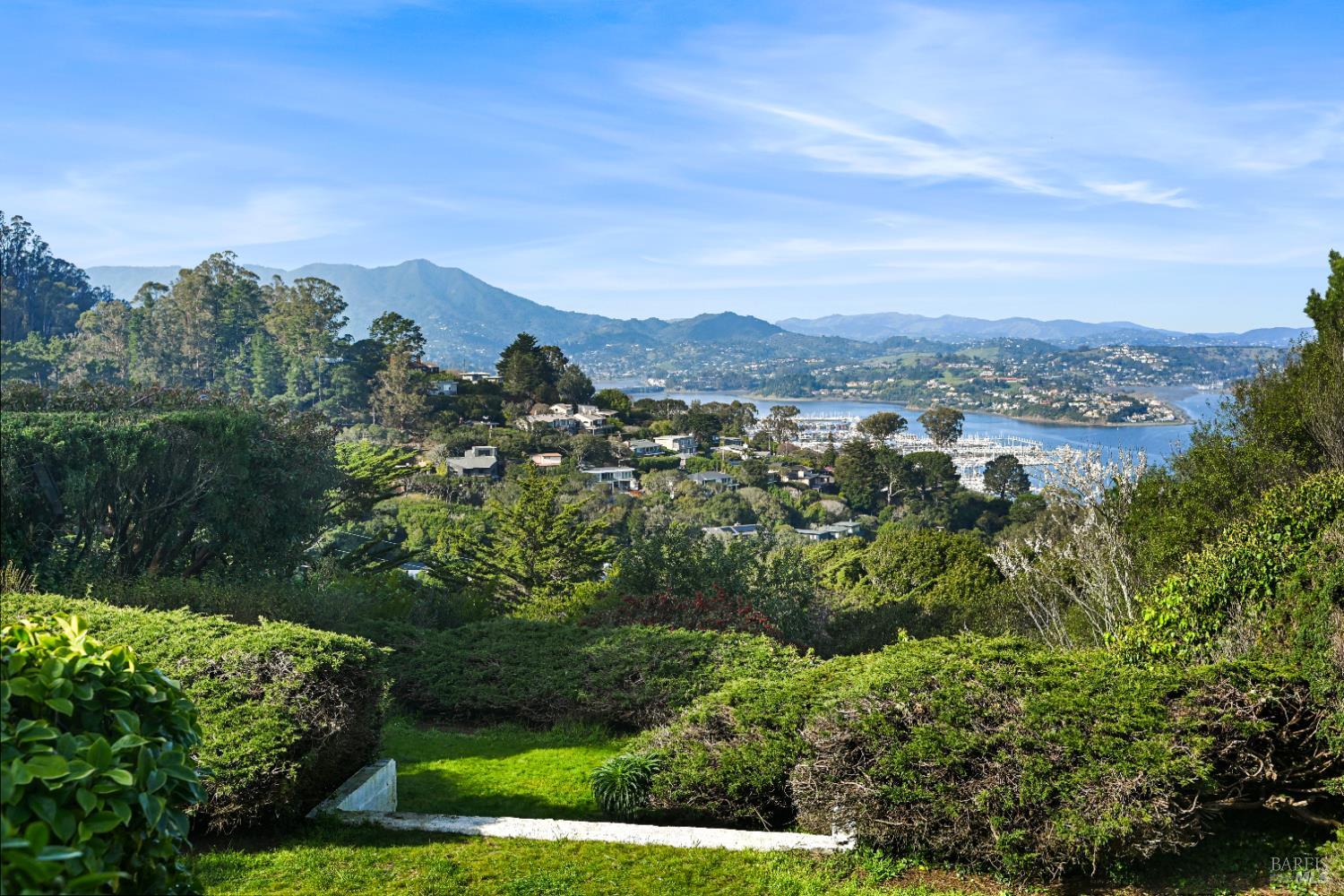 Detail Gallery Image 16 of 51 For 102 Cloud View Rd, Sausalito,  CA 94965 - 2 Beds | 1 Baths