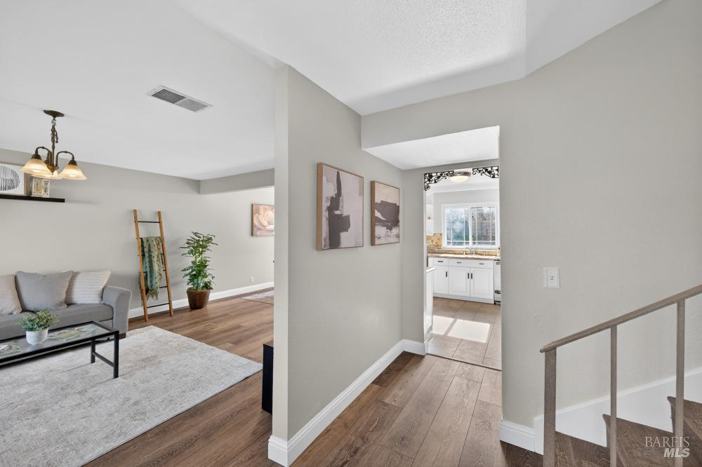 Detail Gallery Image 6 of 53 For 1355 W F St, Dixon,  CA 95620 - 4 Beds | 2/1 Baths