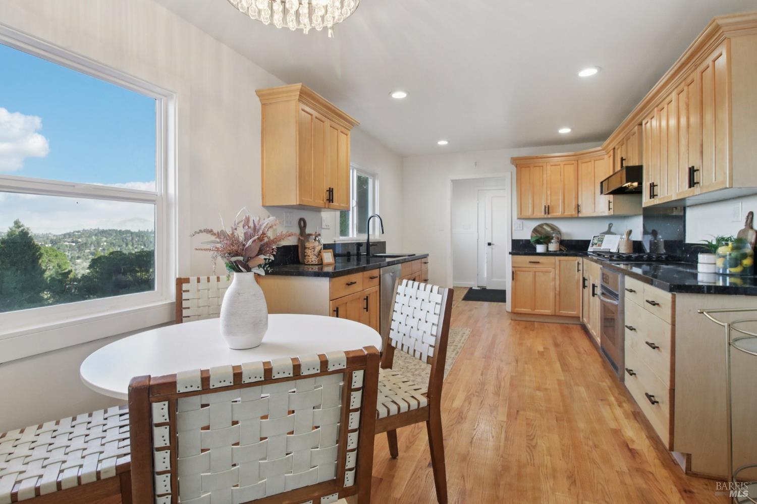 Detail Gallery Image 16 of 69 For 85 La Encinal Unkn, Orinda,  CA 94563 - 2 Beds | 1/1 Baths