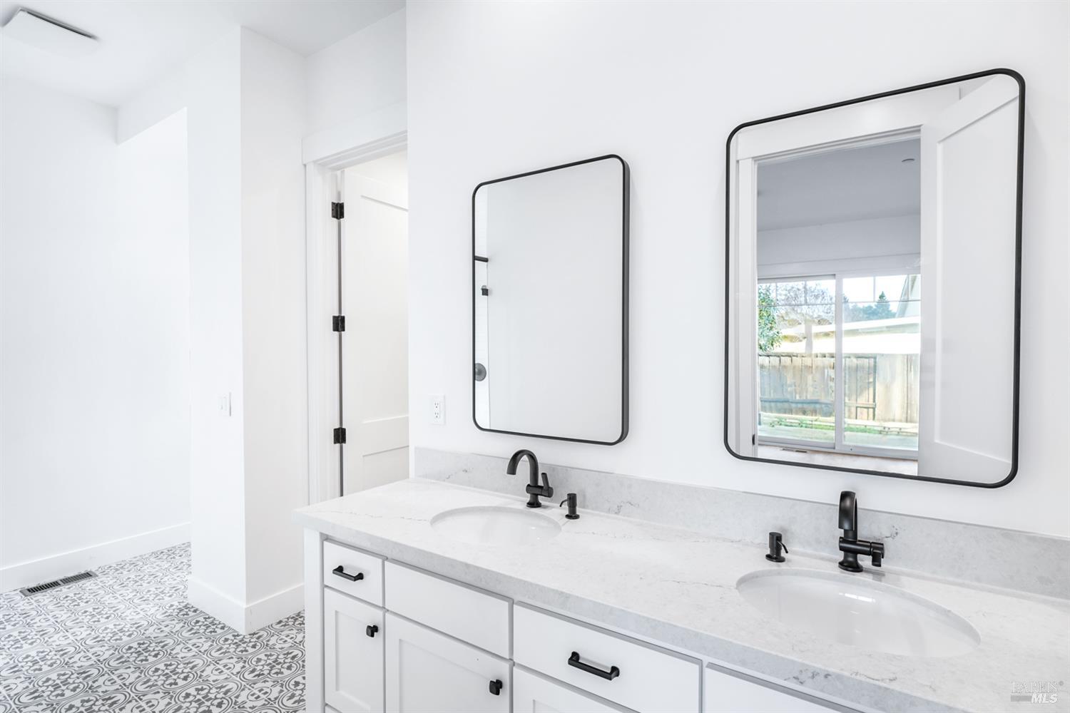 Detail Gallery Image 24 of 28 For 320 Cecile Ct, Napa,  CA 94558 - 3 Beds | 2/1 Baths