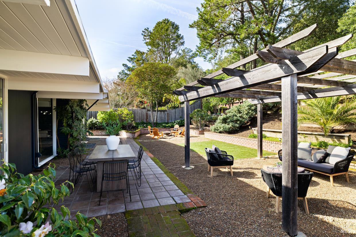 Detail Gallery Image 27 of 31 For 451 Nova Albion Way, San Rafael,  CA 94903 - 4 Beds | 2 Baths