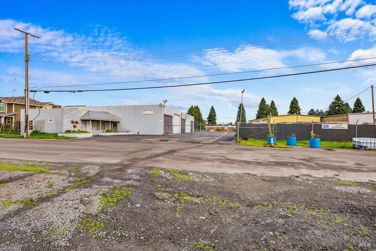 Detail Gallery Image 5 of 9 For 1599 Hampton Way, Santa Rosa,  CA 95407 - – Beds | – Baths