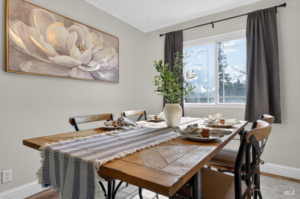 Detail Gallery Image 11 of 53 For 1355 W F St, Dixon,  CA 95620 - 4 Beds | 2/1 Baths