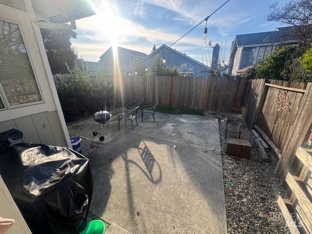 Detail Gallery Image 5 of 6 For 6 Meridian Cir, Rohnert Park,  CA 94928 - 3 Beds | 2/1 Baths