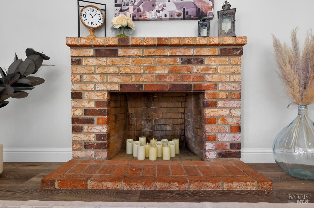 Detail Gallery Image 21 of 53 For 1355 W F St, Dixon,  CA 95620 - 4 Beds | 2/1 Baths