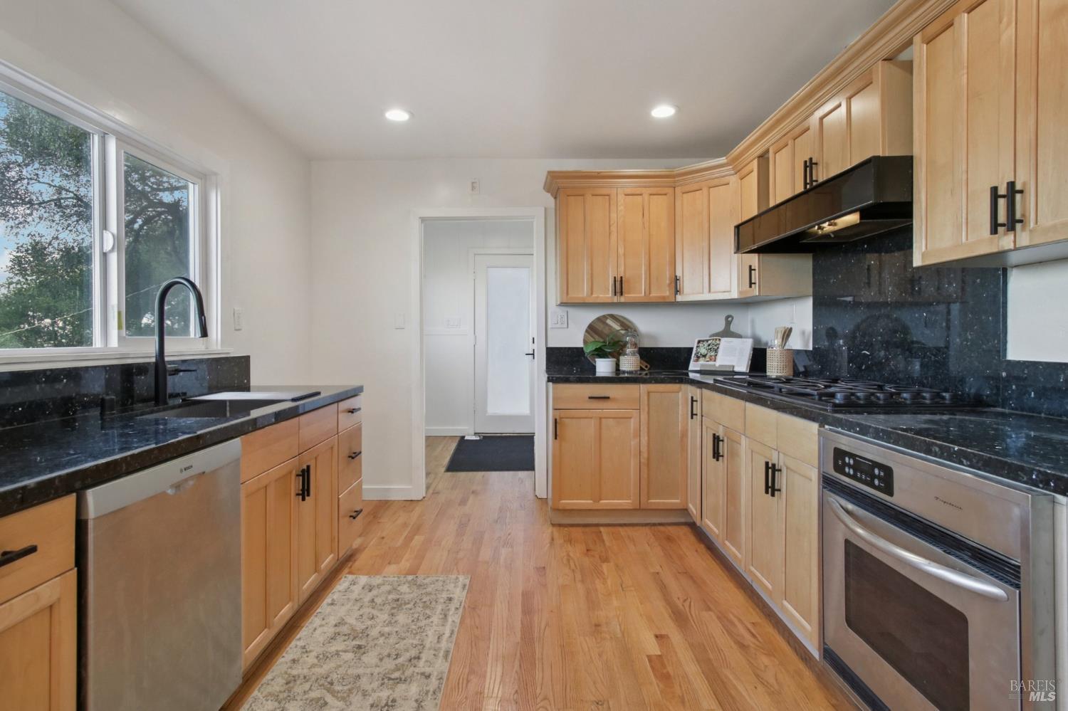 Detail Gallery Image 29 of 69 For 85 La Encinal Unkn, Orinda,  CA 94563 - 2 Beds | 1/1 Baths