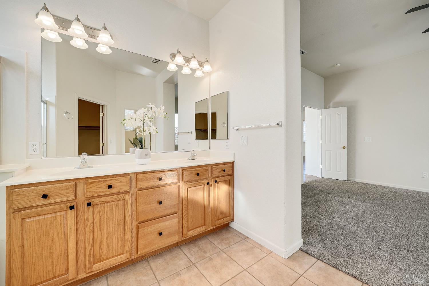 Detail Gallery Image 17 of 33 For 1651 Little Rock Cir, Suisun City,  CA 94585 - 3 Beds | 2 Baths