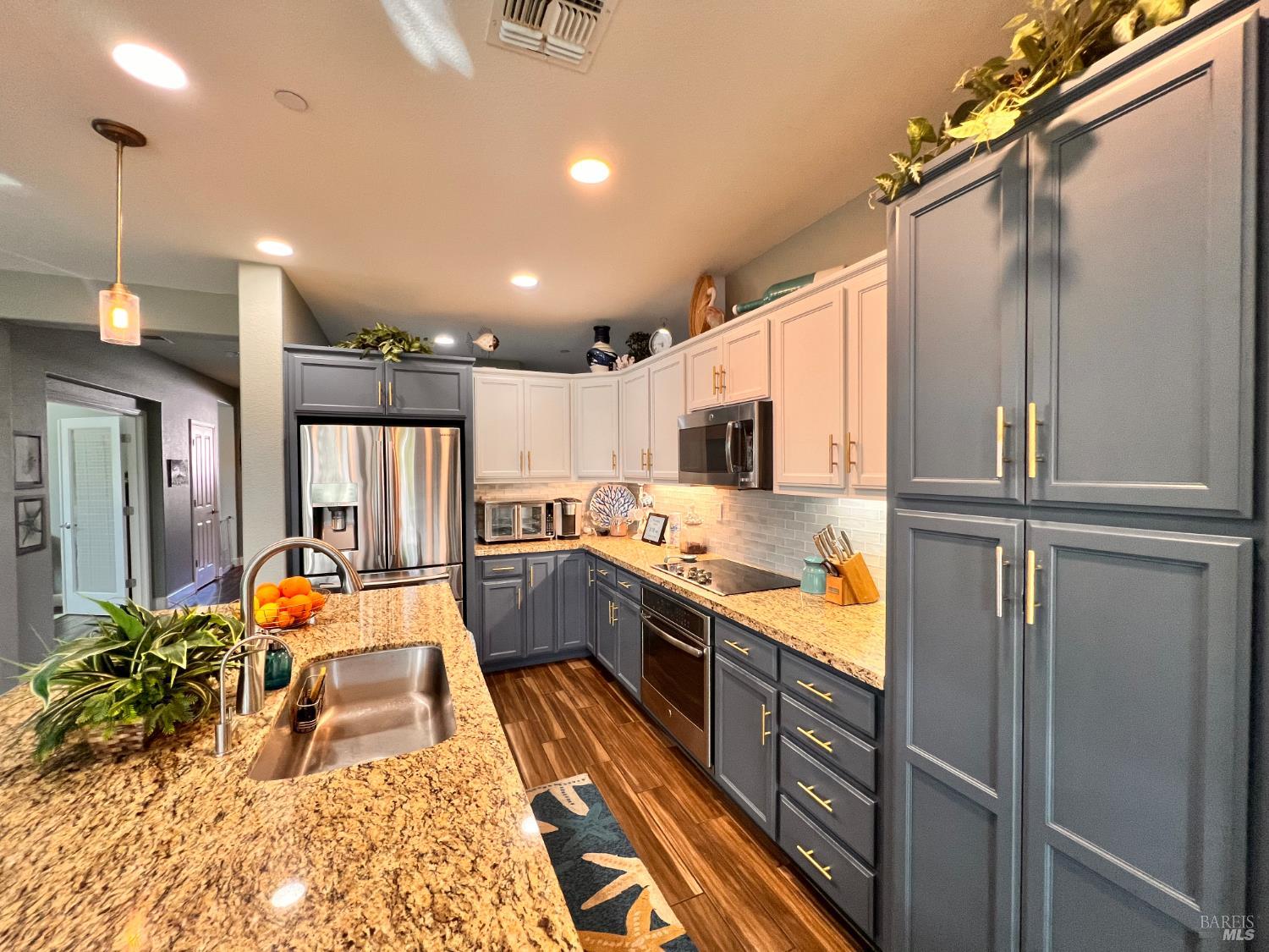 Detail Gallery Image 17 of 52 For 455 Mallards Gulch Dr, Rio Vista,  CA 94571 - 2 Beds | 2/1 Baths