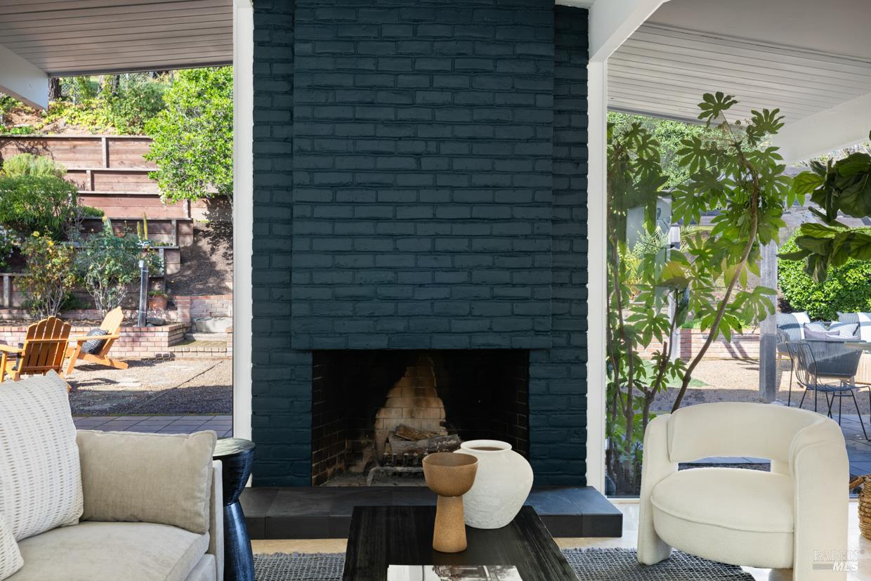 Detail Gallery Image 6 of 31 For 451 Nova Albion Way, San Rafael,  CA 94903 - 4 Beds | 2 Baths