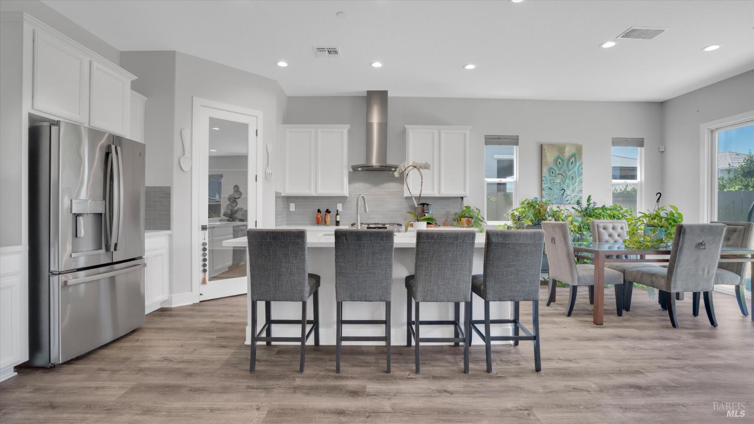 Detail Gallery Image 9 of 33 For 2018 Spirea Ct, Vacaville,  CA 95687 - 3 Beds | 2 Baths