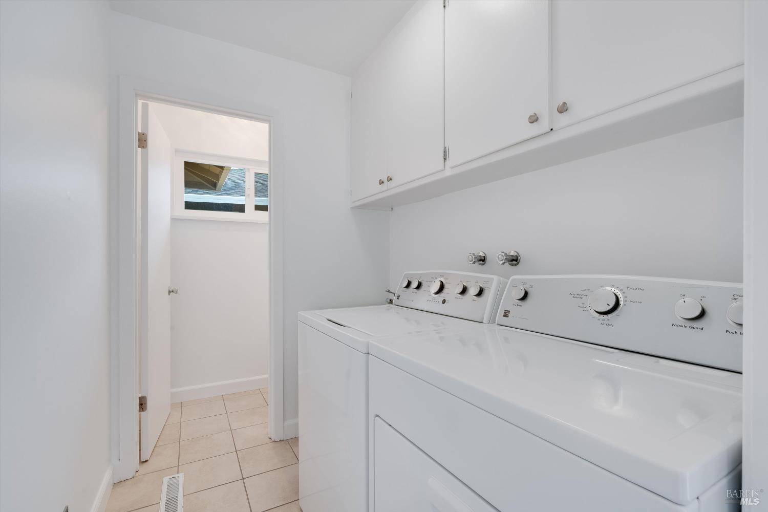 Detail Gallery Image 25 of 35 For 5330 Marit Dr, Santa Rosa,  CA 95409 - 3 Beds | 2/1 Baths