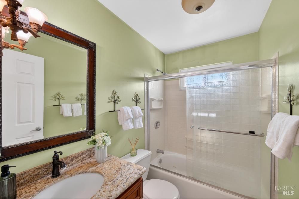 Detail Gallery Image 29 of 53 For 1355 W F St, Dixon,  CA 95620 - 4 Beds | 2/1 Baths