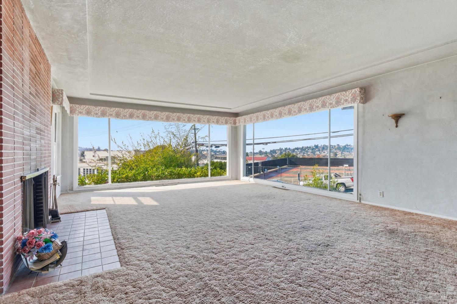 Detail Gallery Image 14 of 16 For 2 El Camino Real Unkn, Vallejo,  CA 94590 - 6 Beds | 2/1 Baths