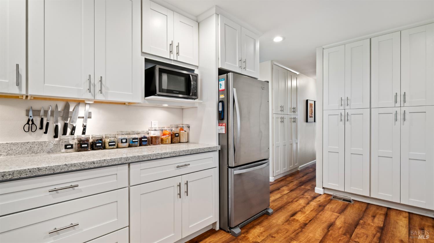 Detail Gallery Image 9 of 42 For 123 Ensenada Dr, Novato,  CA 94949 - 2 Beds | 2 Baths