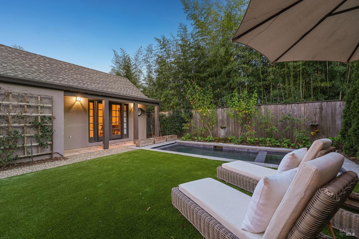 Detail Gallery Image 7 of 50 For 183 France St, Sonoma,  CA 95476 - 4 Beds | 3 Baths