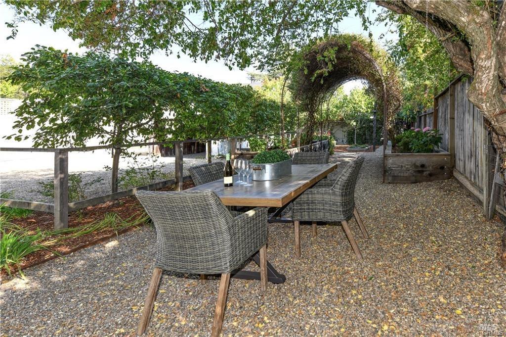 Detail Gallery Image 16 of 24 For 1445 Tainter St, Saint Helena,  CA 94574 - 3 Beds | 2 Baths