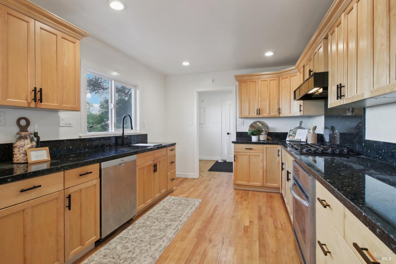 Detail Gallery Image 19 of 69 For 85 La Encinal Unkn, Orinda,  CA 94563 - 2 Beds | 1/1 Baths