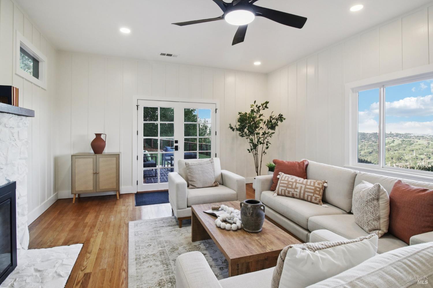 Detail Gallery Image 11 of 69 For 85 La Encinal Unkn, Orinda,  CA 94563 - 2 Beds | 1/1 Baths