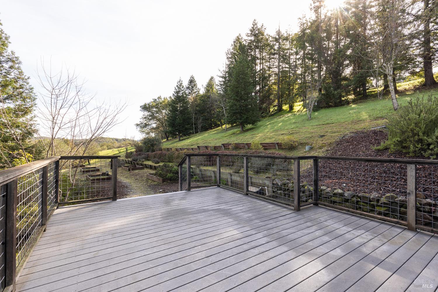 Detail Gallery Image 37 of 52 For 324 Burgundy Rd, Healdsburg,  CA 95448 - 3 Beds | 2/1 Baths